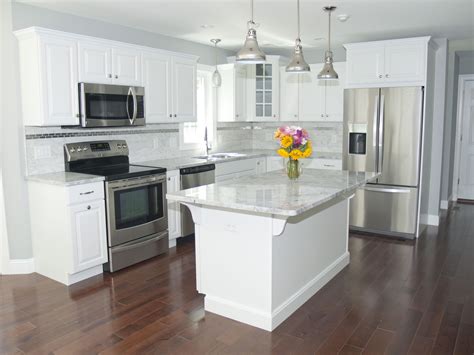 what color cabinet hardware goes with stainless steel appliances|kitchen cabinet hardware vs stainless steel.